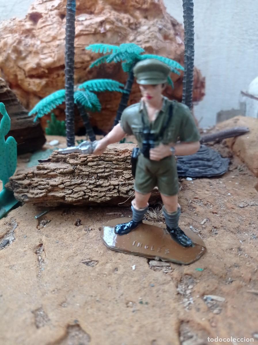 Figuras de goma y PVC: Oficial ingles de comansi - Foto 1