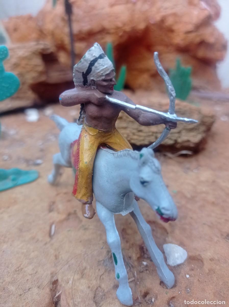 Figuras de goma y PVC: Indio con caballo de reamsa - Foto 1