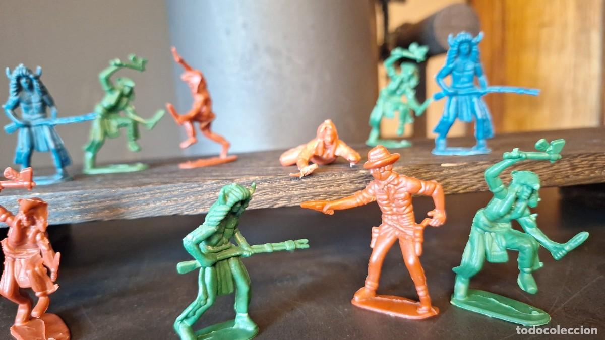 Figuras de goma y PVC: Lote INDIOS y VAQUEROS A&ntilde;os 70 Britains - Foto 2