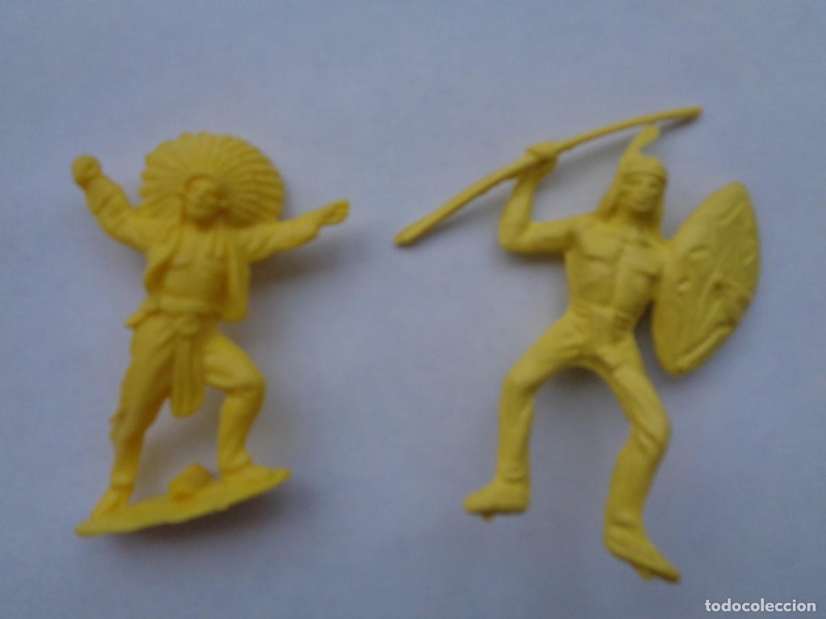 Figuras de goma y PVC: LOTE DE 2 ANTIGUAS FIGURAS DE PLASTICO DEL OESTE : INDIOS - Foto 1