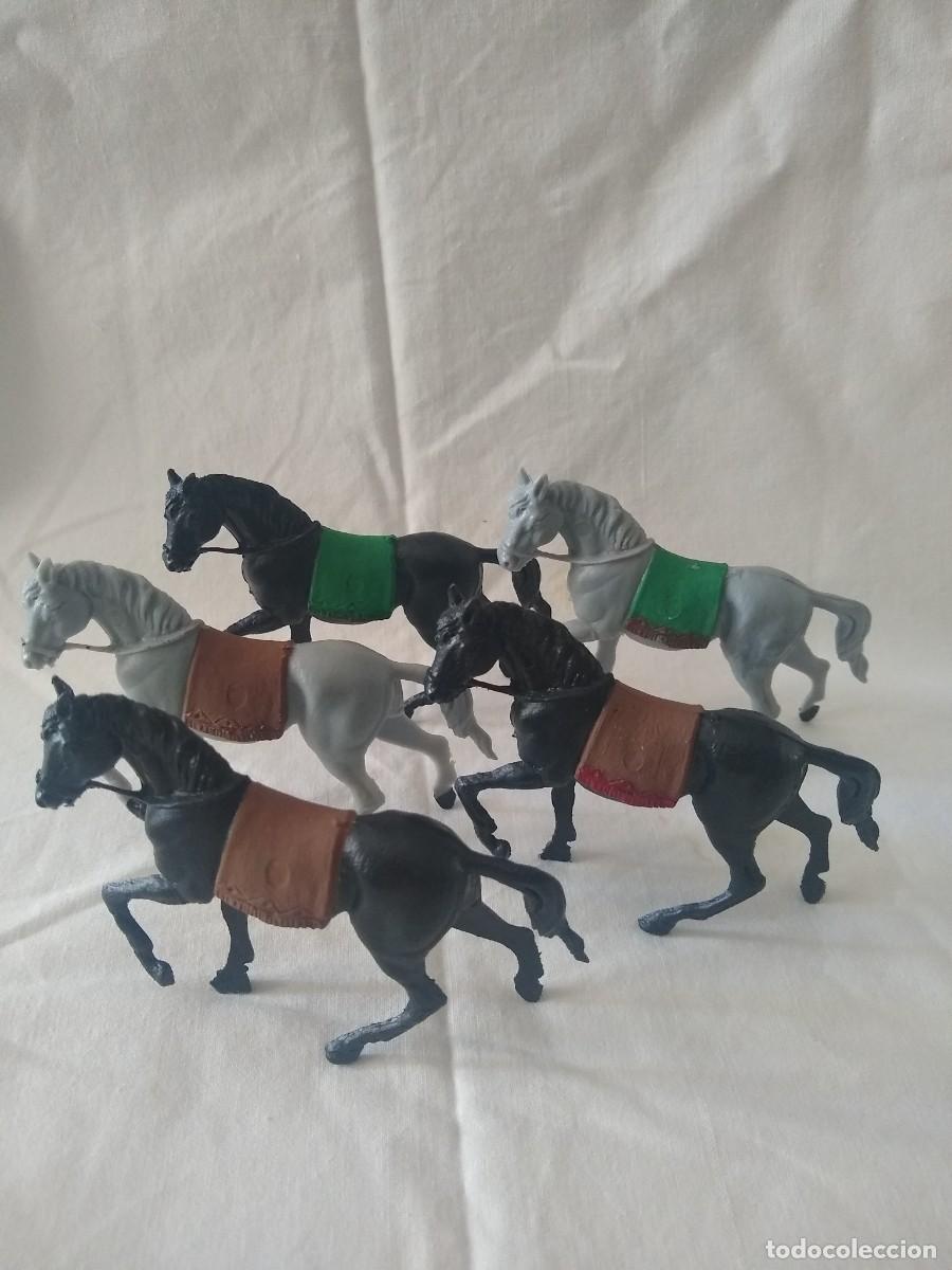 Figuras de goma y PVC: Lote de 5 caballos oeste de Reamsa - Foto 3