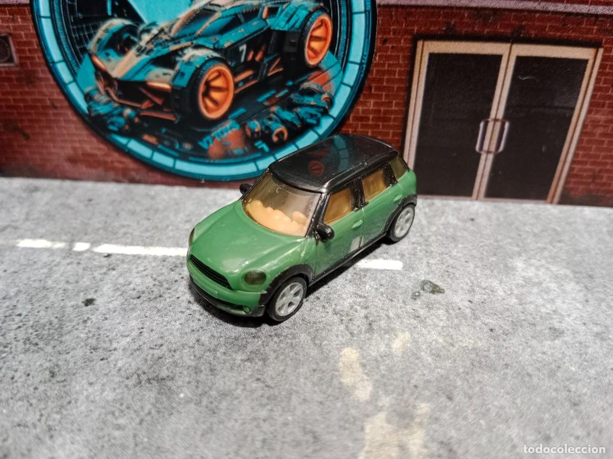 Figuras de goma Kinder: Mini Countryman Kinder - Foto 1
