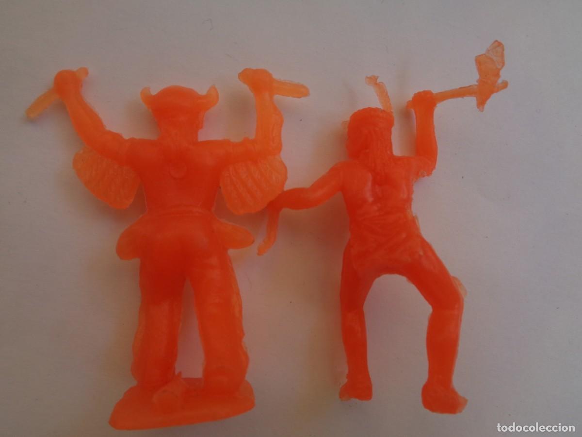 Figuras de goma y PVC: LOTE DE 2 ANTIGUAS FIGURAS DE PLASTICO DEL OESTE : INDIOS - Foto 2