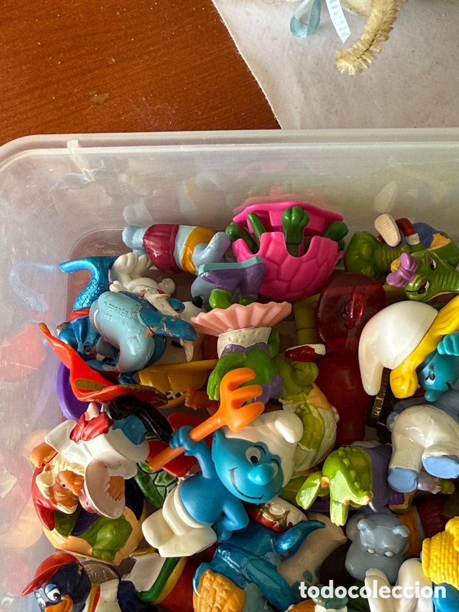 Figuras de goma Kinder: Caja llena de figuras de kinder - Foto 3