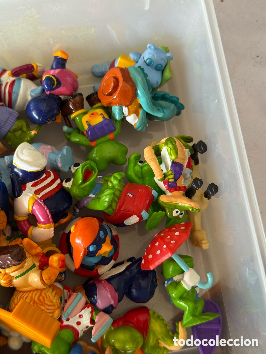Figuras de goma Kinder: Caja llena de figuras de kinder - Foto 7