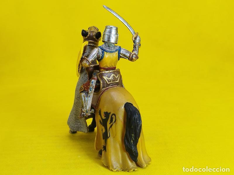 Figuras de goma y PVC: Schleich Caballero a caballo con espada REF 70054 - Foto 5