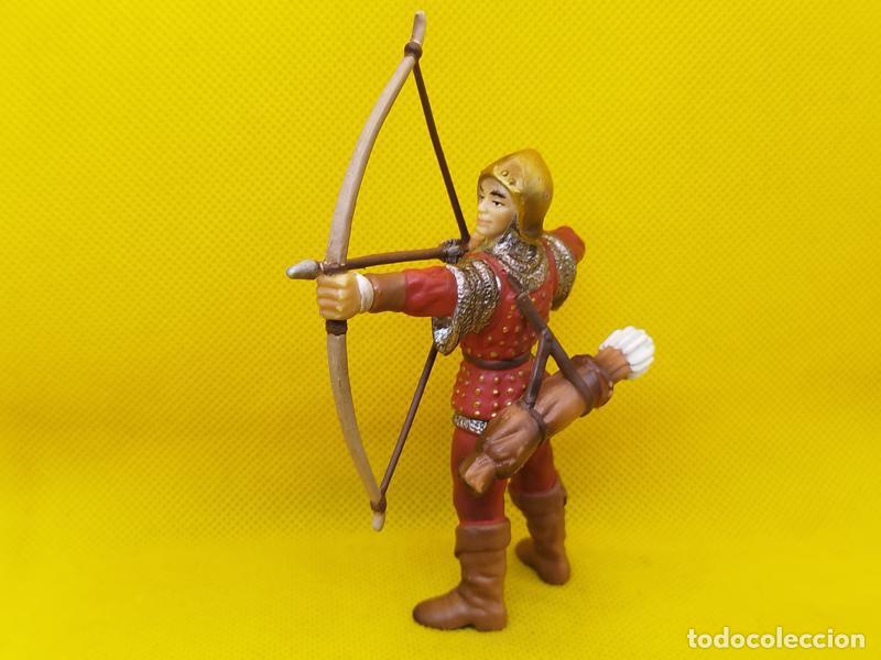 Figuras de goma y PVC: Schleich Arquero medieval de pie REF 70015 - Foto 2