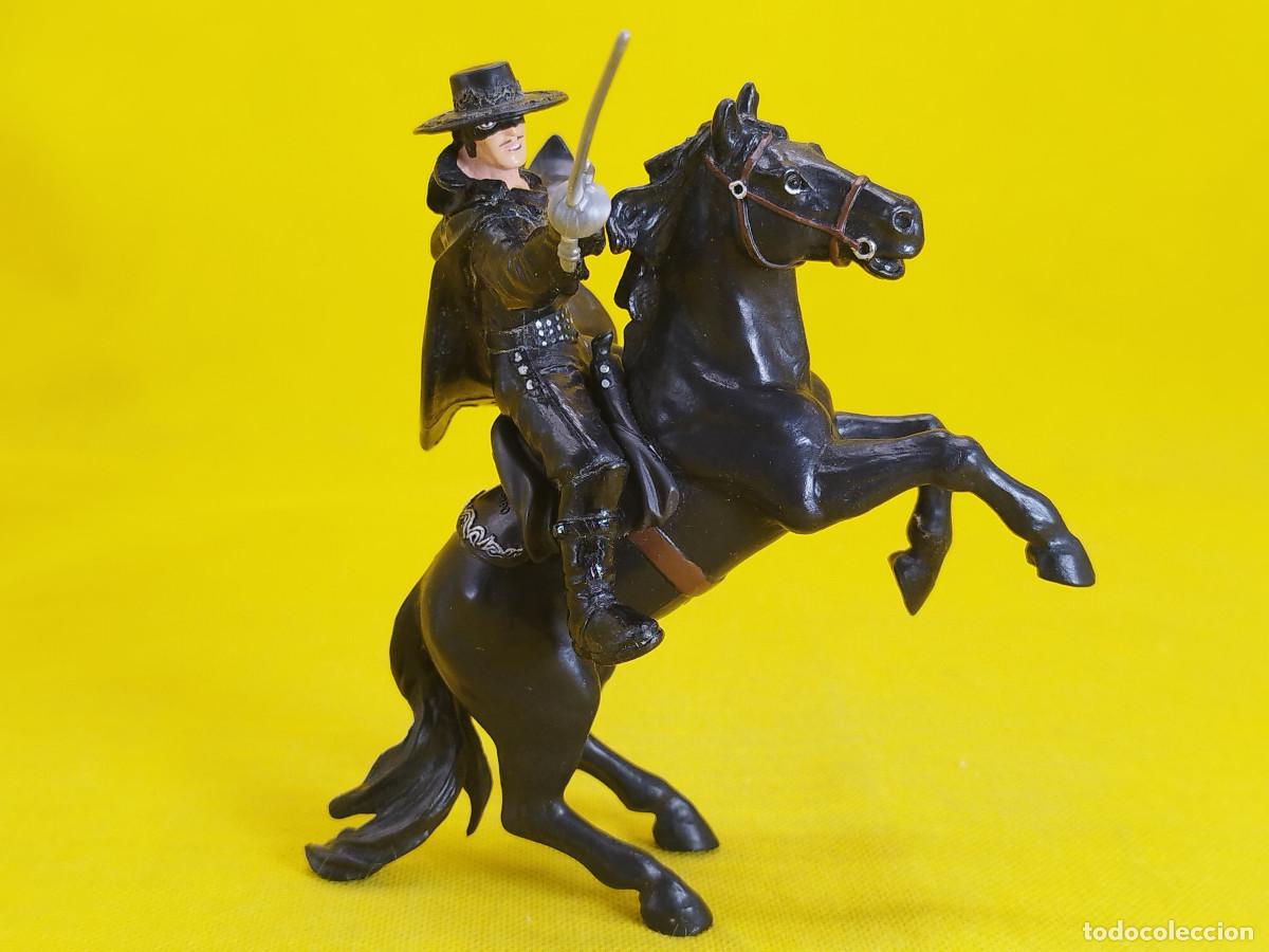 Figuras de goma y PVC: Papo El Zorro a caballo - Foto 2
