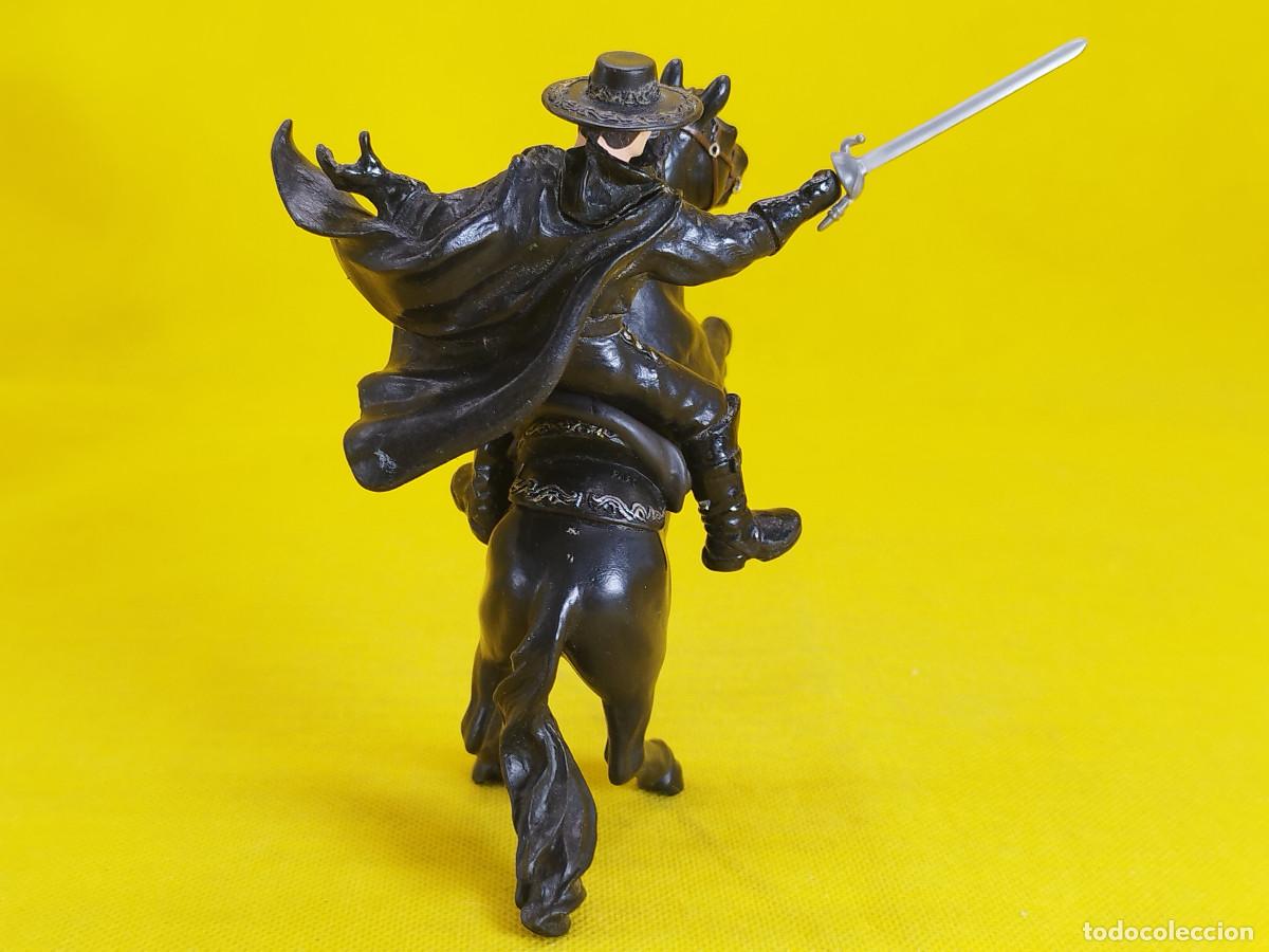 Figuras de goma y PVC: Papo El Zorro a caballo - Foto 4