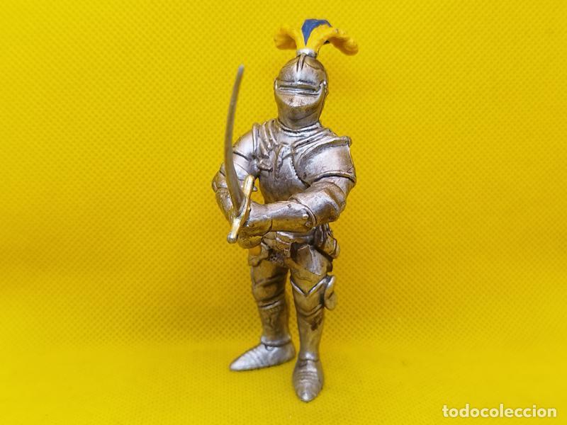 Figuras de goma y PVC: Schleich caballero con mandoble REF 70001 - Foto 1