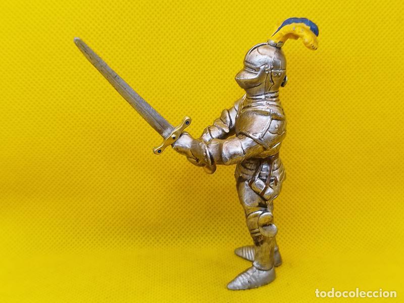 Figuras de goma y PVC: Schleich caballero con mandoble REF 70001 - Foto 2