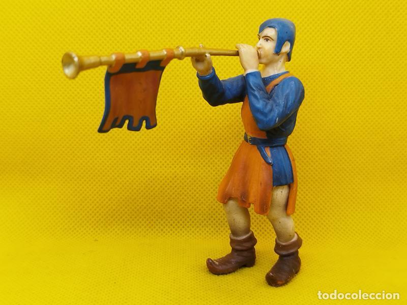 Figuras de goma y PVC: Schleich Trompetero medieval - Foto 1