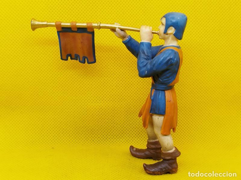 Figuras de goma y PVC: Schleich Trompetero medieval - Foto 2