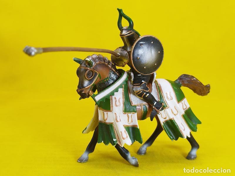 Figuras de goma y PVC: Schleich Caballero de torneo Taurus REF 70047 - Foto 2