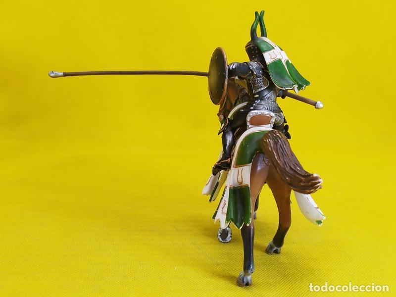 Figuras de goma y PVC: Schleich Caballero de torneo Taurus REF 70047 - Foto 6