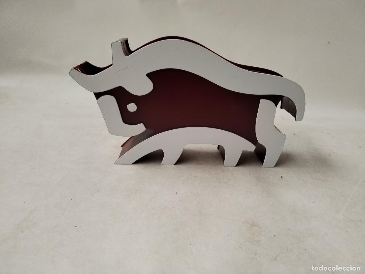 Figuras de goma y PVC: toro hucha de plastico - c163 - Foto 1
