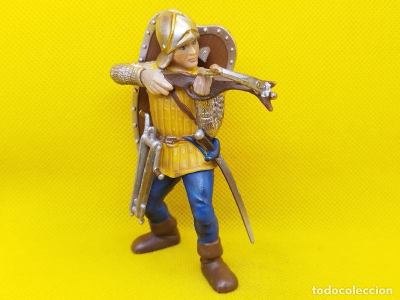 Figuras de goma y PVC: Schleich Ballestero medieval REF 70007 - Foto 1