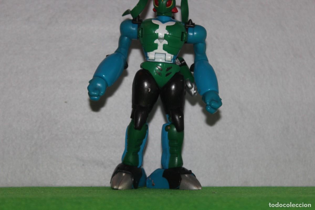 Figuras de goma y PVC: Figura insectoide de Ben 10: Stinkfly transformado - Foto 1