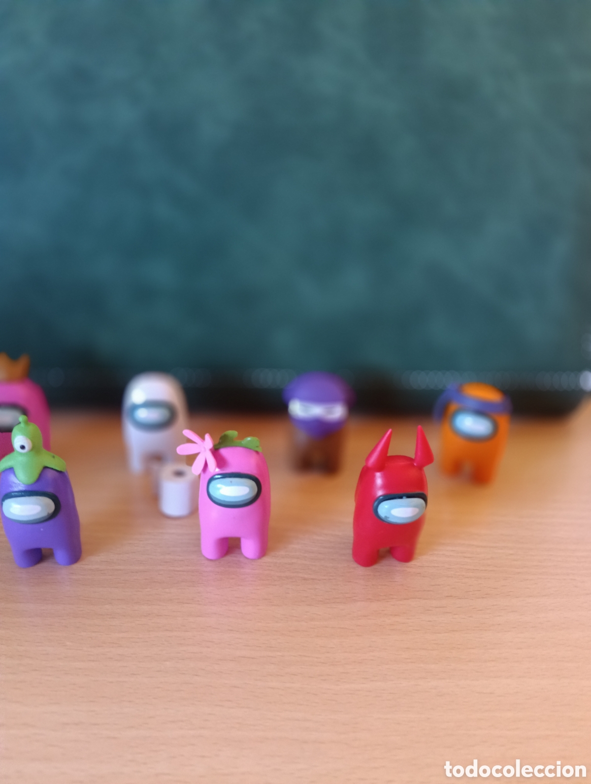 Figuras de goma y PVC: Mini figuras de Among Us, - Foto 3