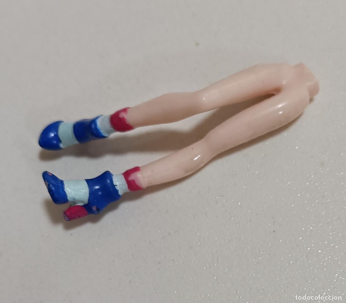 Figuras de goma Kinder: accesorio de winx kinder mu&ntilde;ecas - Foto 1