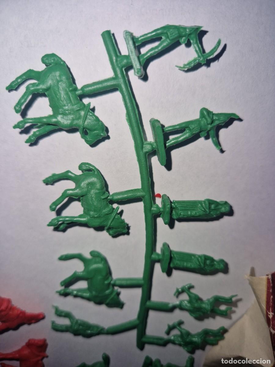 Figuras de goma y PVC: OESTE , MONTAPLEX, BRAVO OESTE - Foto 2