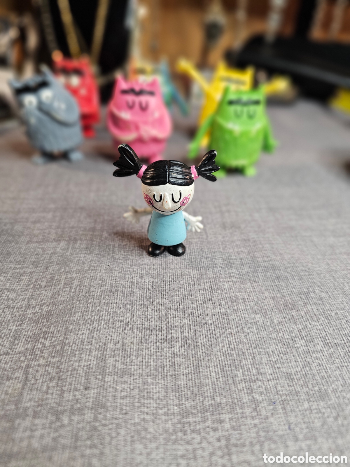 Figuras de goma y PVC: 8 Figuras Monstruos Colores Comansi - Foto 3