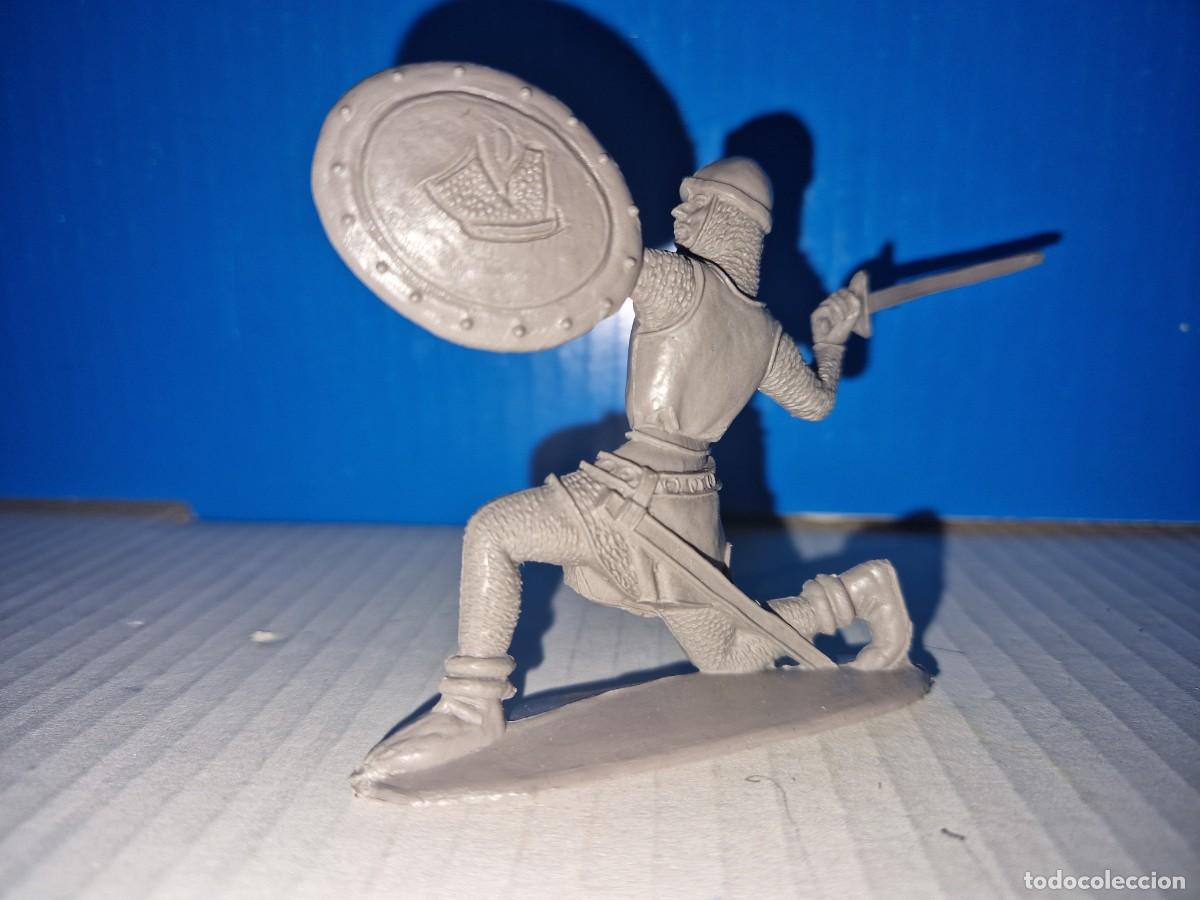 Figuras de goma y PVC: COMANSI GUERRERO MEDIEVAL - Foto 1