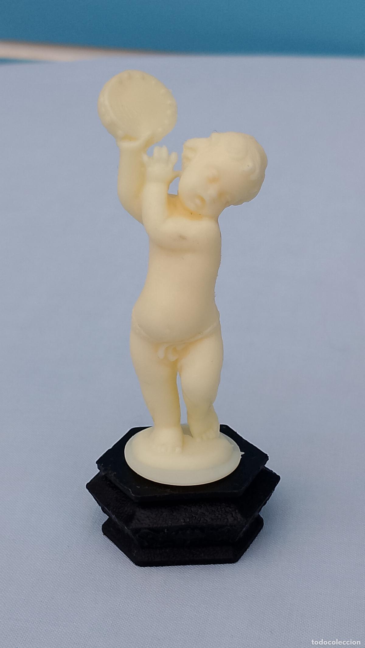 Figure di Gomma e PVC: Antigua figura de pl&aacute;stico miniatura ni&ntilde;o querub&iacute;n con pandereta