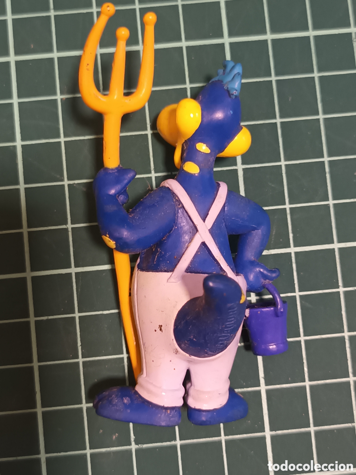Figuras de goma y PVC: Figura granjero Danone - Foto 2