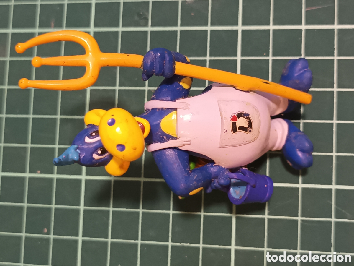 Figuras de goma y PVC: Figura granjero Danone - Foto 1