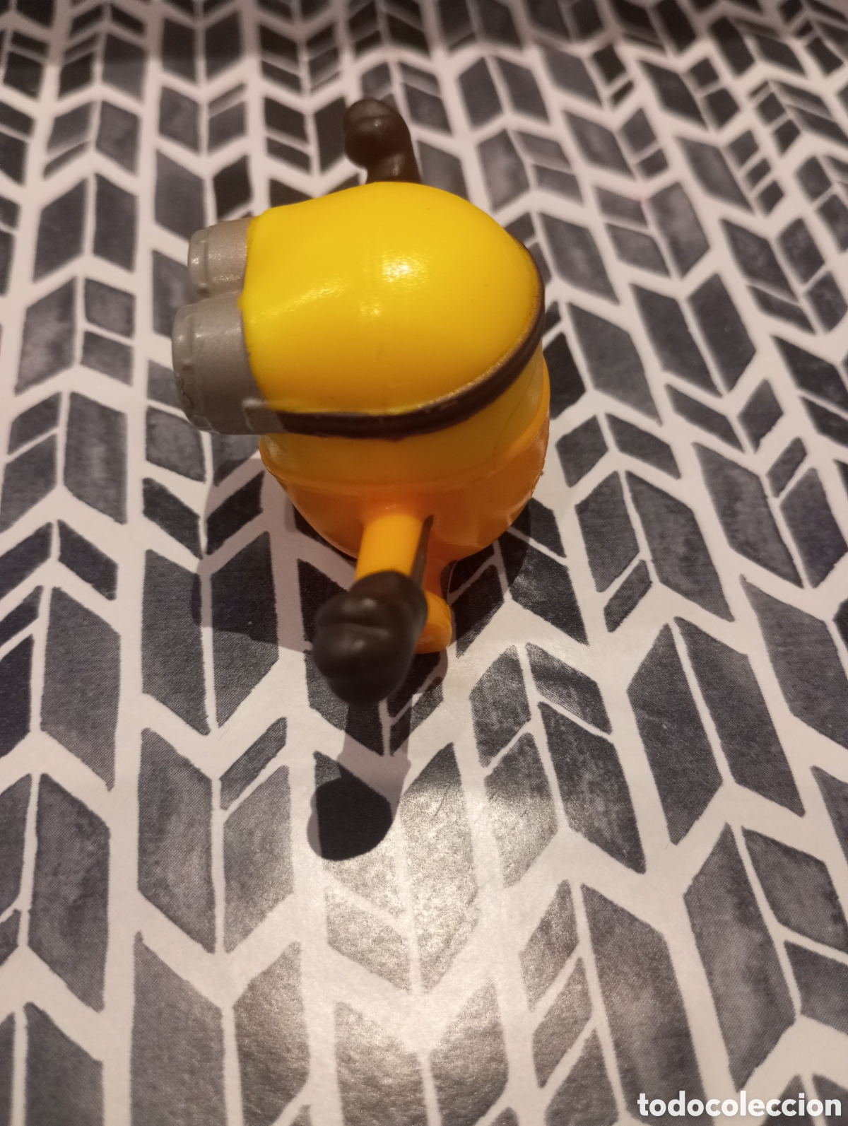 Figuras de goma y PVC: figura mu&ntilde;eco Minion Bob - Foto 4