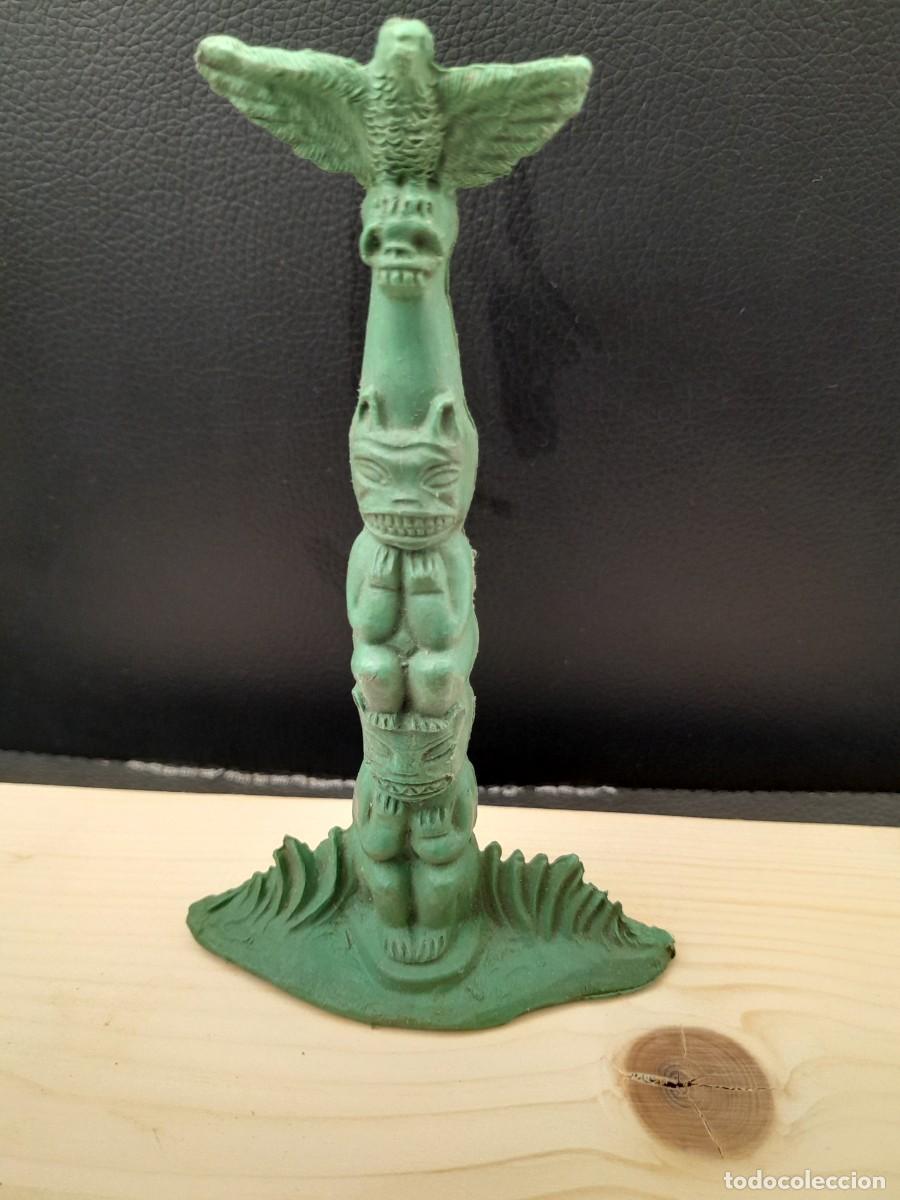 Figuras de goma y PVC: TOTEM INDIO CREO QUE DE LA MARCA PECH - Foto 1