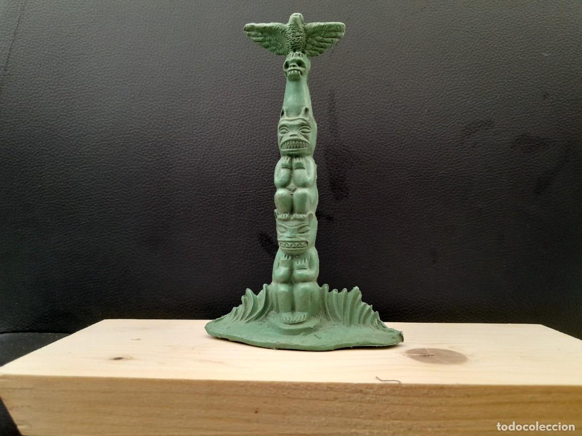 Figuras de goma y PVC: TOTEM INDIO CREO QUE DE LA MARCA PECH - Foto 2