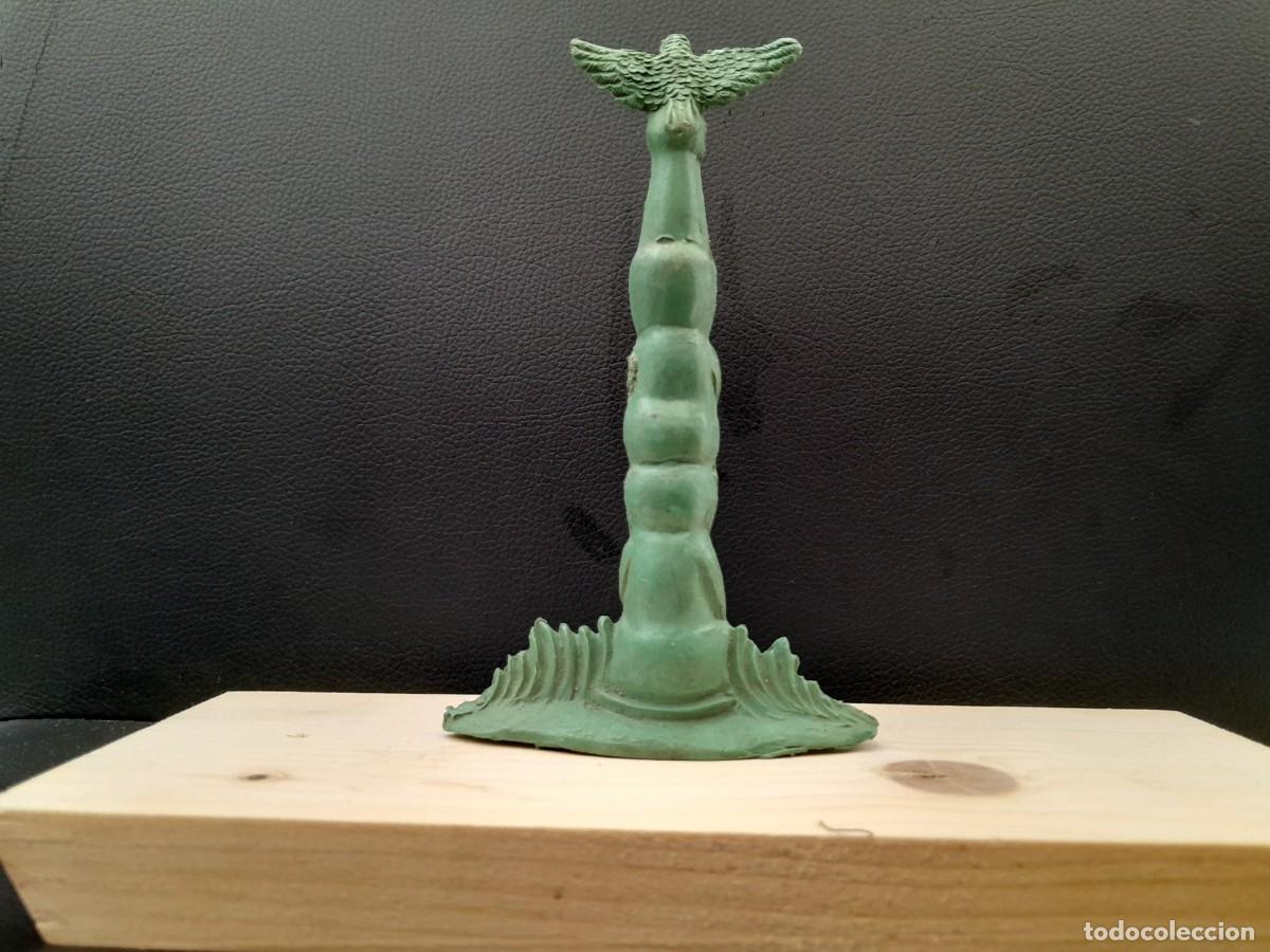Figuras de goma y PVC: TOTEM INDIO CREO QUE DE LA MARCA PECH - Foto 3
