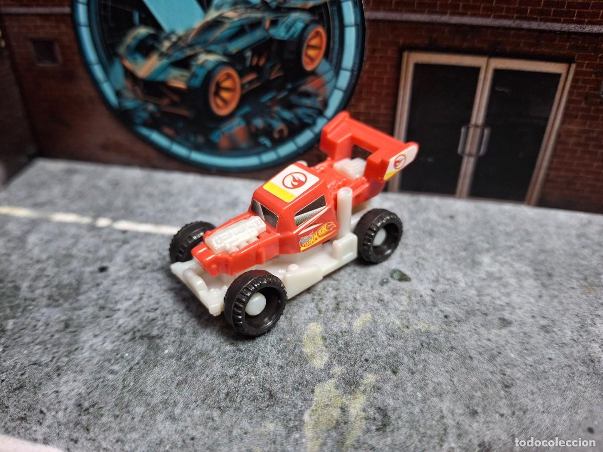 Figuras de goma Kinder: Bone Speeder Hot Wheels Kinder Mattel - Foto 1
