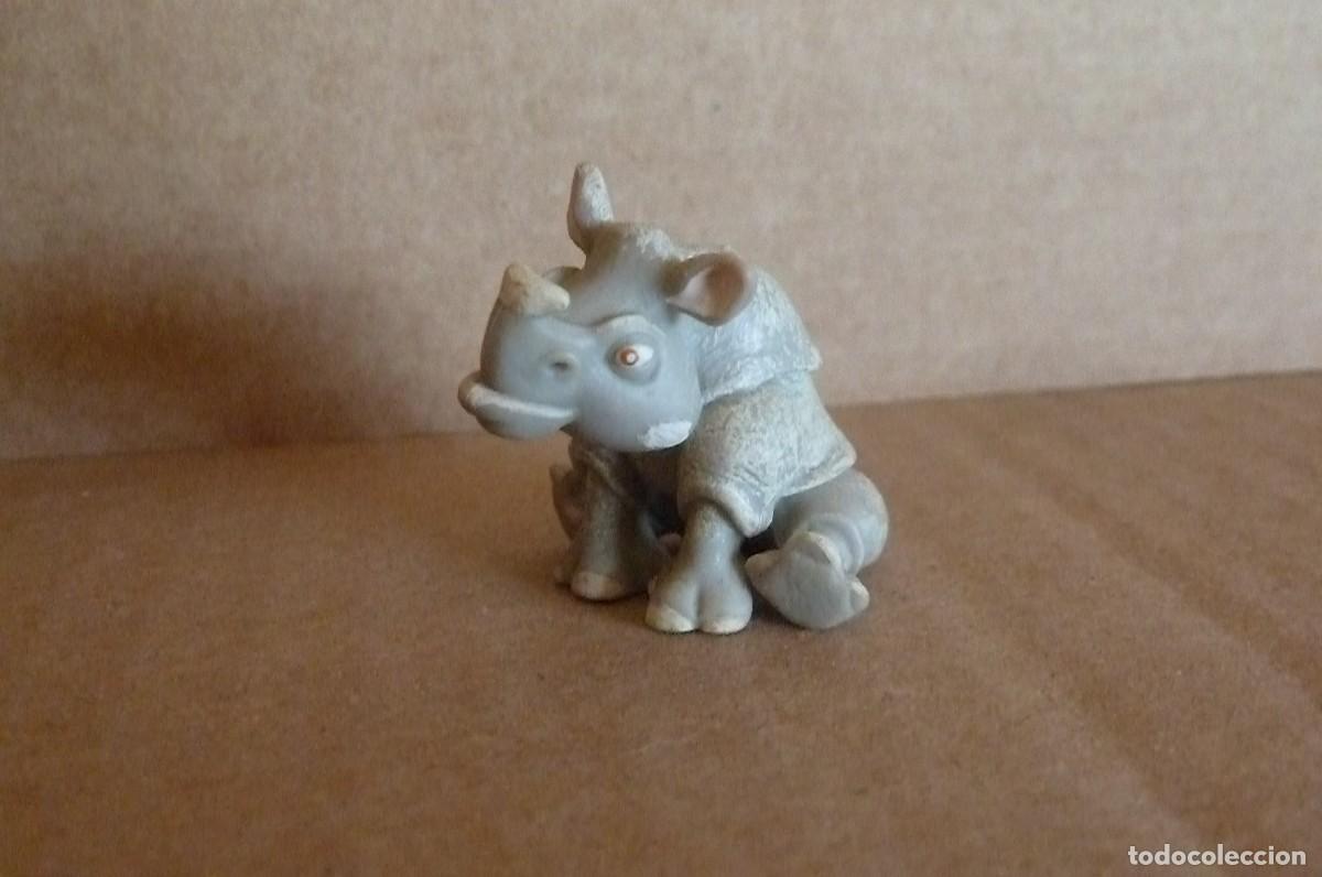 Figuras de goma y PVC: Rinoceronte sentado. - Foto 1