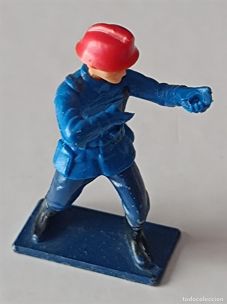Figuras de goma y PVC: FIGURA GUISVAL BOMBERO - Foto 1