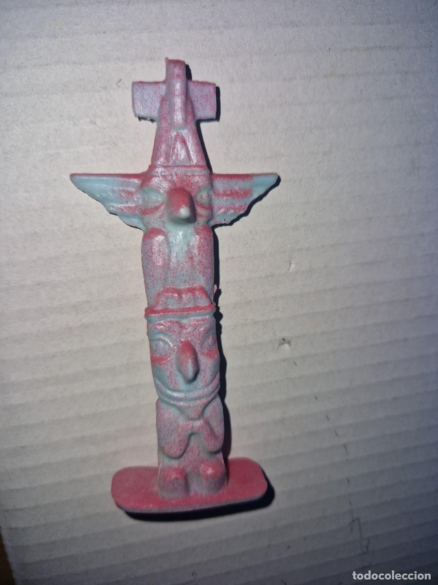 Figuras de goma y PVC: TOTEM INDIO FIGURA DE COMANSI - Foto 1