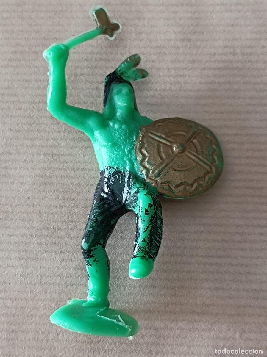 Figuras de goma y PVC: LOTE DE INDIOS DE PL&Aacute;STICO FABRICANTES OLIVER COMANSI - Foto 6