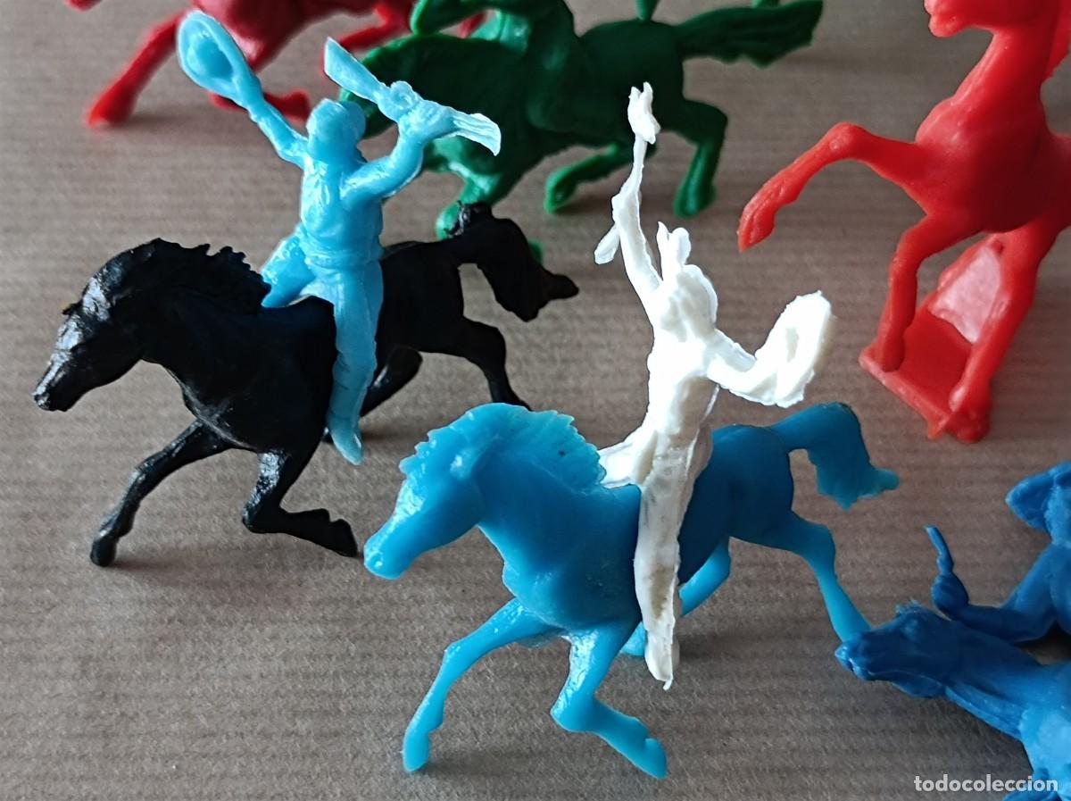 Figuras de goma y PVC: LOTE DE INDIOS Y VAQUEROS DE PEQUE&Ntilde;O TAMA&Ntilde;O - Foto 8