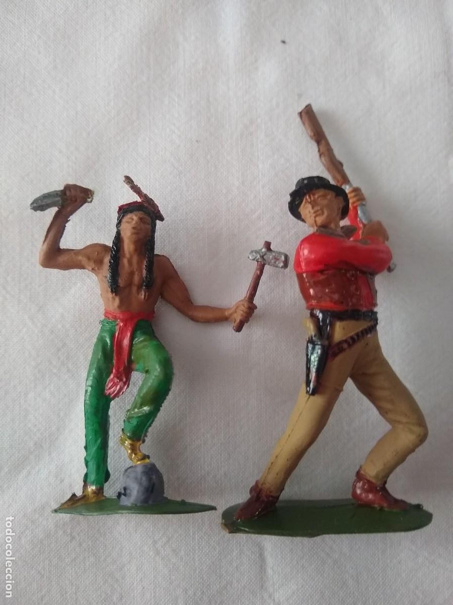 Figuras de goma y PVC: Vaquero, dos indios y caballo - Foto 3