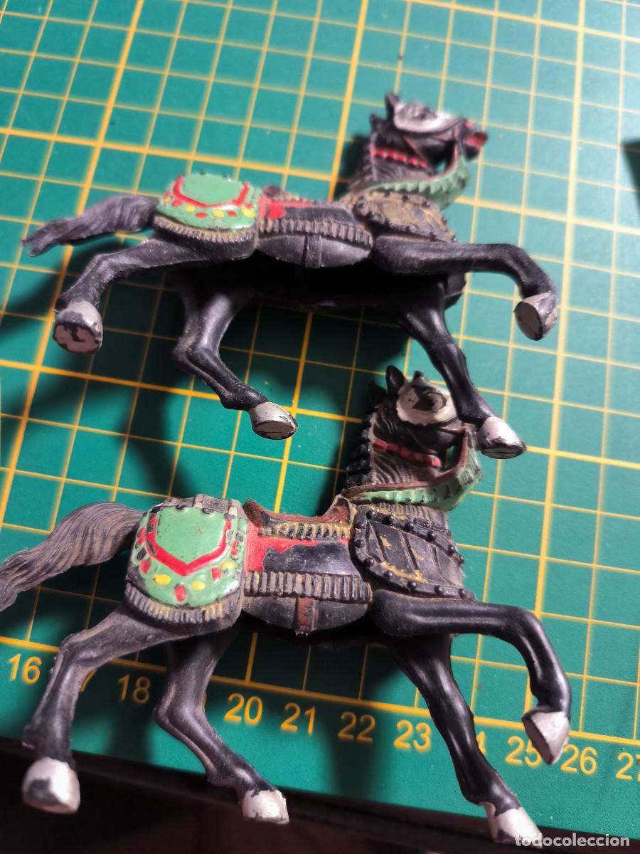 Figuras de goma y PVC: CABALLOS MEDIEVAL N&ordm;1 - Foto 1