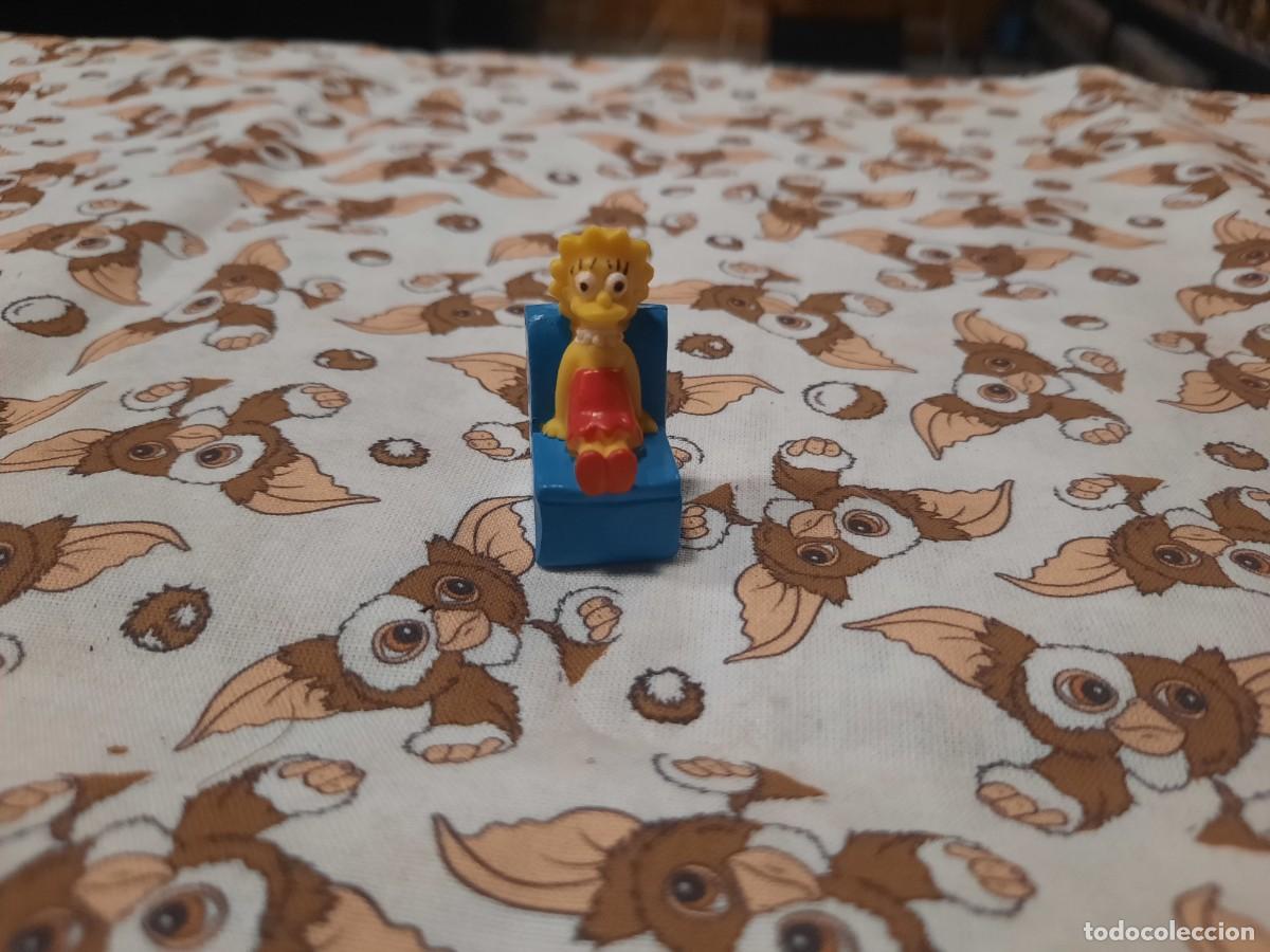 Figuras de goma y PVC: FIGURA LISA SIMPSON SOFA - Foto 1