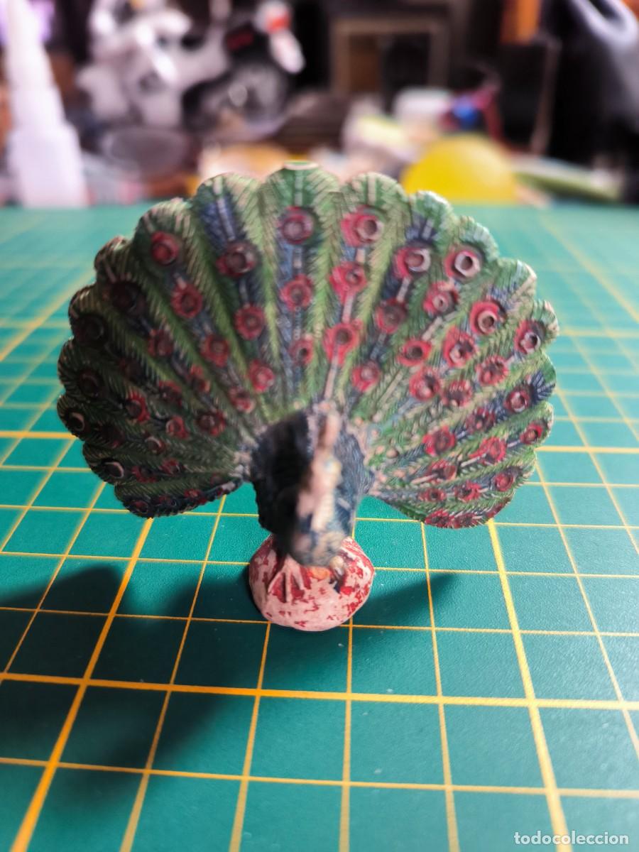Figuras de goma y PVC: PAVO REAL PECH A&Ntilde;O 60 - Foto 1