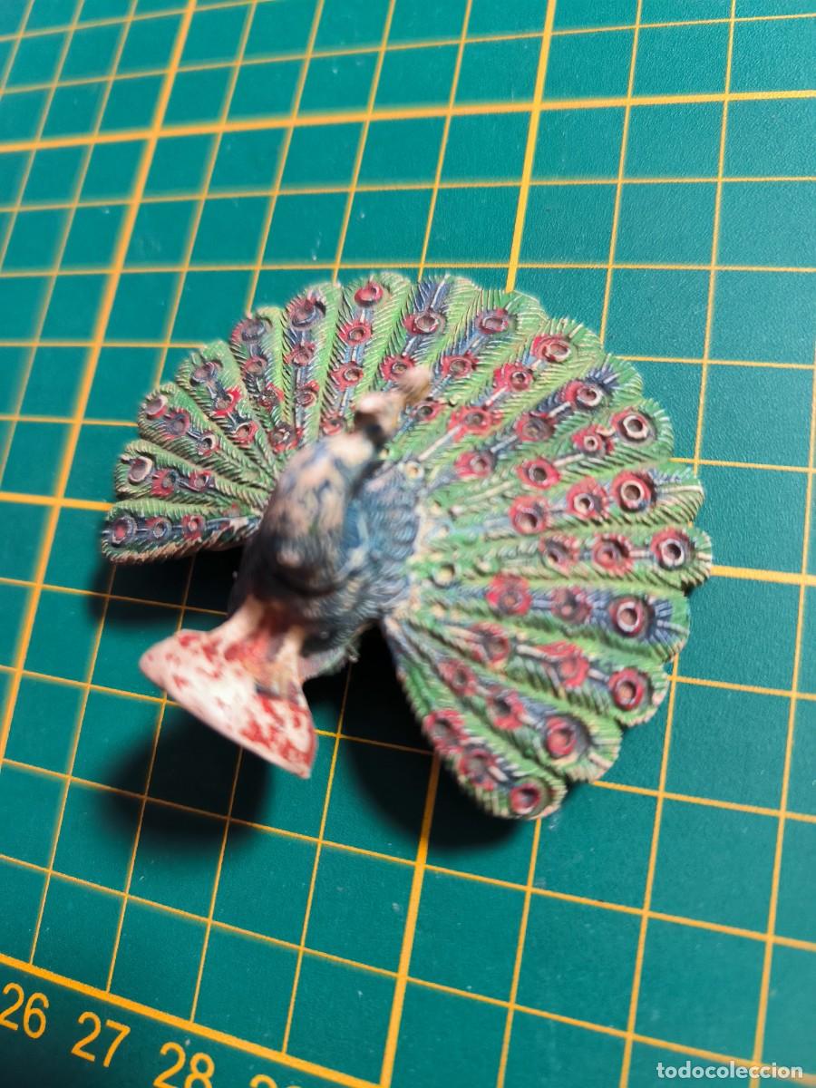 Figuras de goma y PVC: PAVO REAL PECH A&Ntilde;O 60 - Foto 2