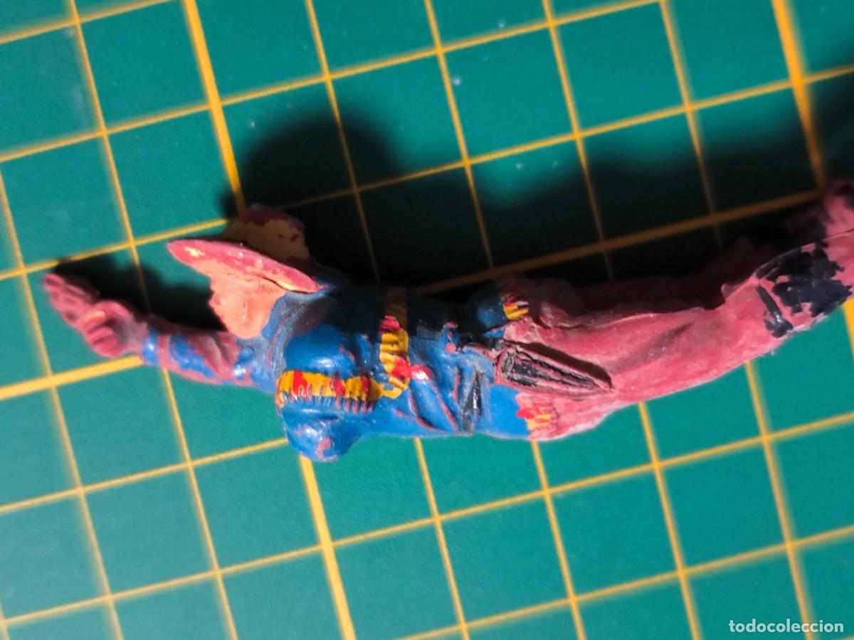 Figuras de goma y PVC: COWBOY DISPARANDO DESDE EL SUELO PECH - Foto 3