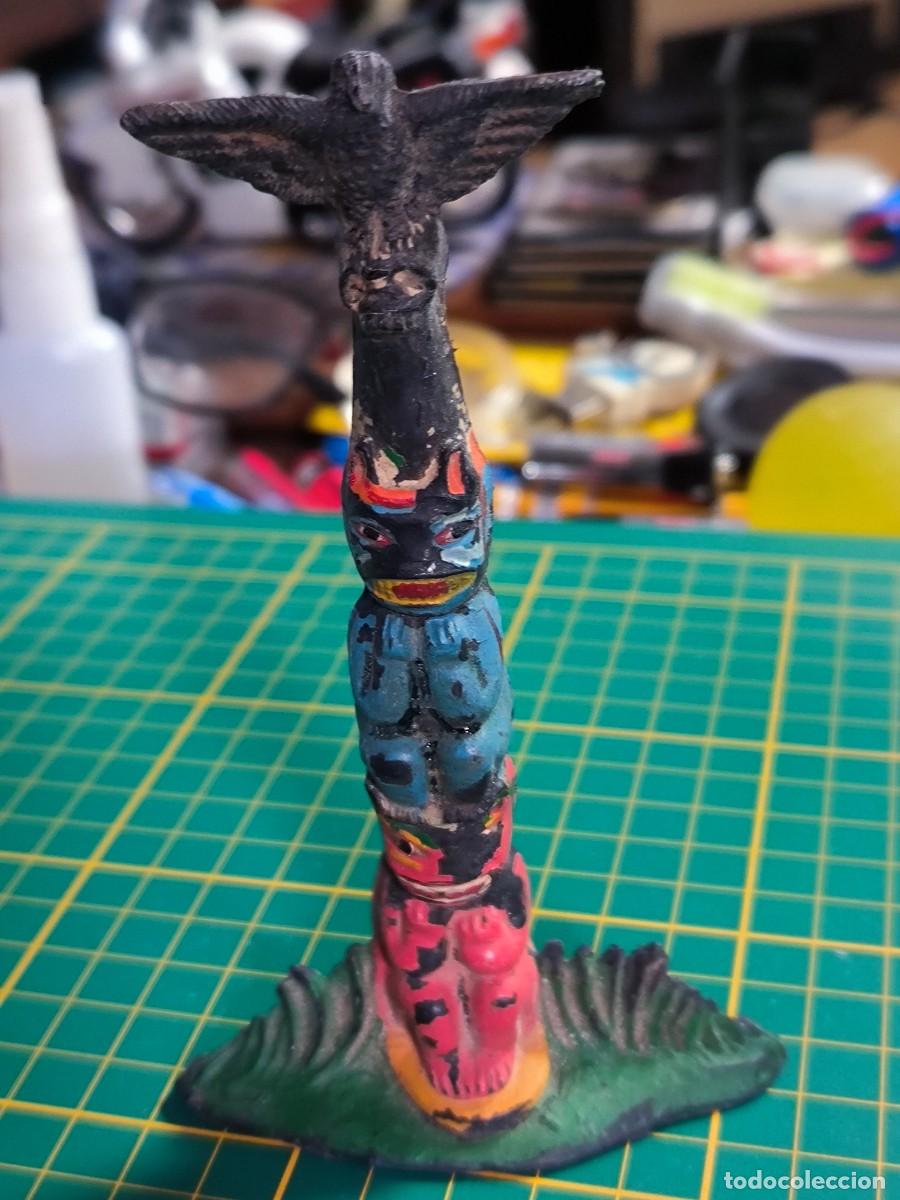 Figuras de goma y PVC: TOTEM DE LA CASA PECH - Foto 1