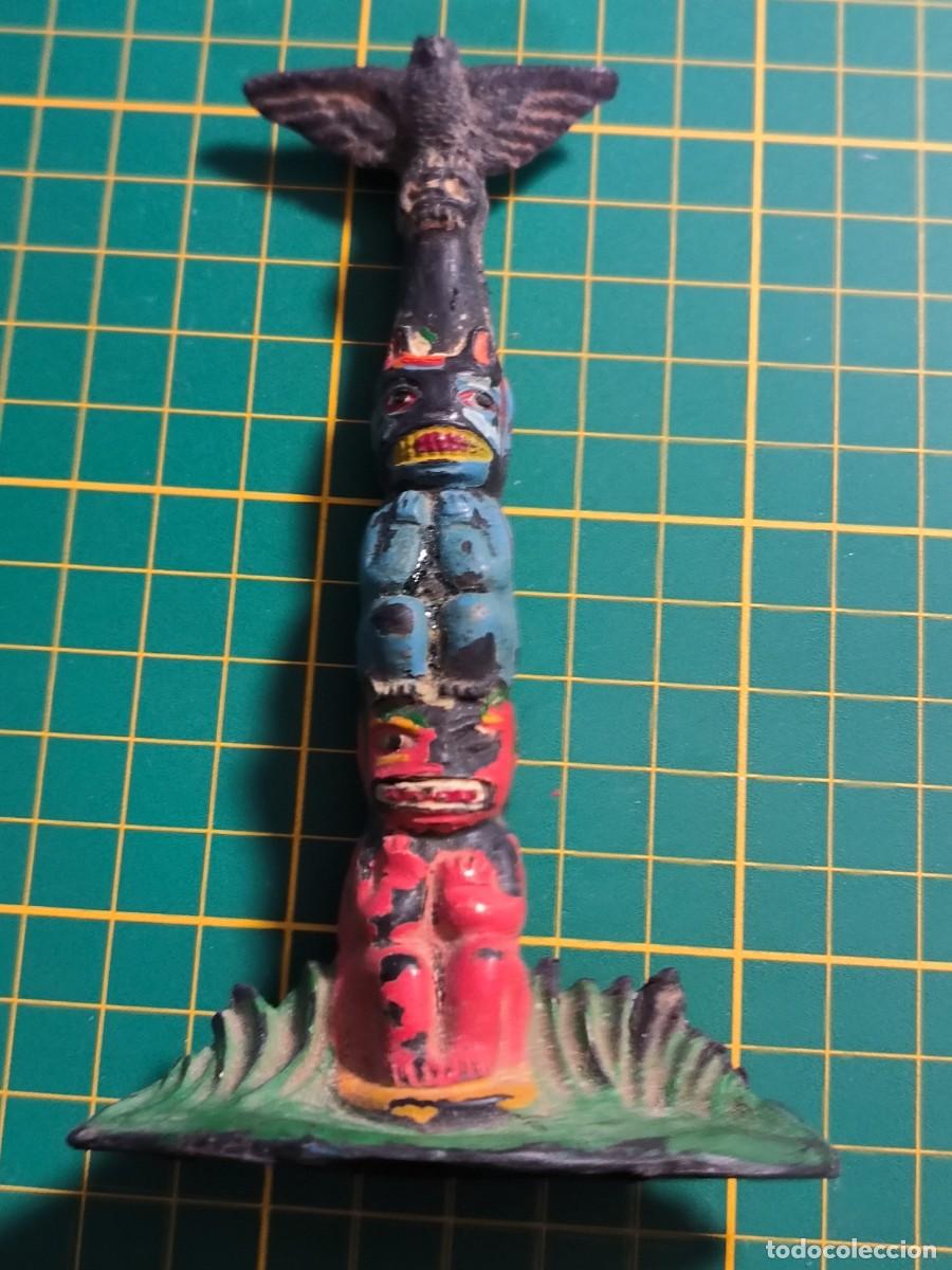 Figuras de goma y PVC: TOTEM DE LA CASA PECH - Foto 3