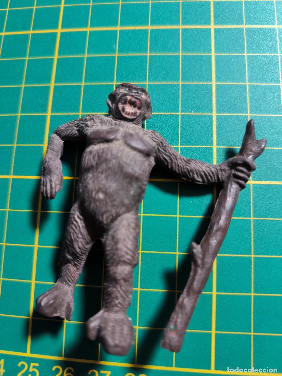 Figuras de goma y PVC: GORILA DE LA CASA PECH A&Ntilde;O 60 - Foto 1