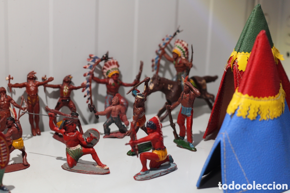 Figuras de goma y PVC: Lote figuras goma arcla de indios y vaqueros - Foto 2